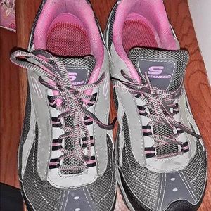 Women’s steel toe shoes